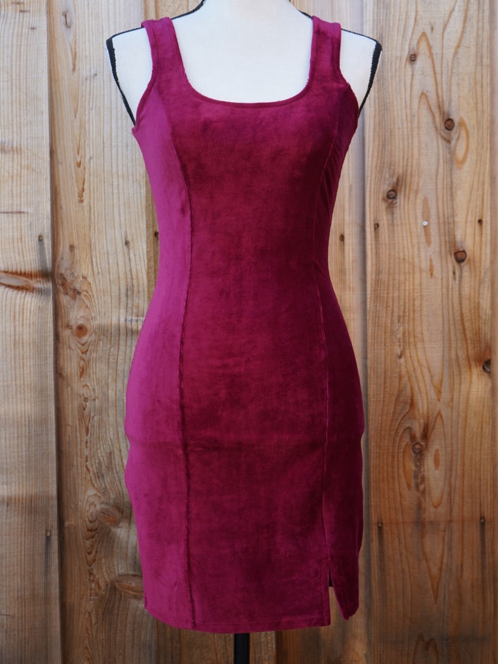 Sleeveless Velvet Midi Dress in Berry Plum